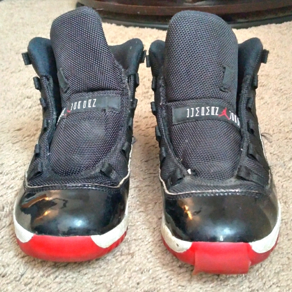 💥TAKING BEST OFFER💥 Jordan 11 Retro Bred 3Y
